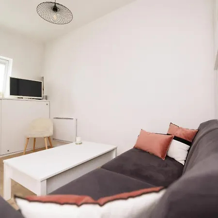 Pres De Montmartre * Paris